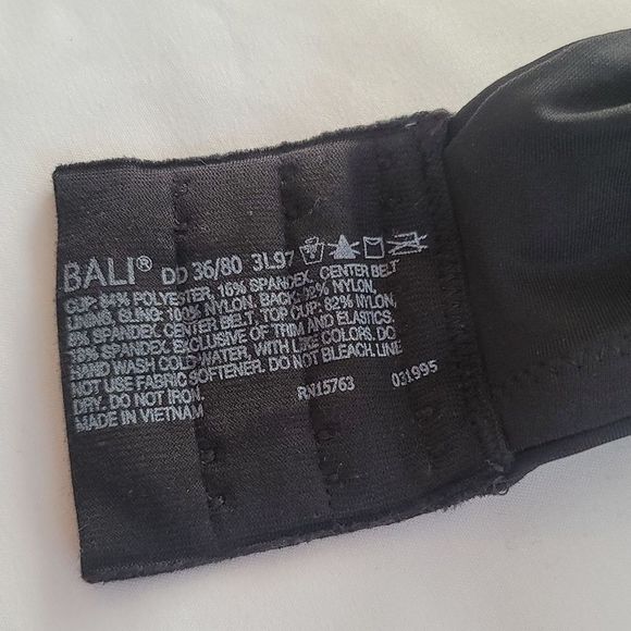 Bali Women's One Smooth U Ultra Light Lace with Lift Underwire - Picture 5 of 7